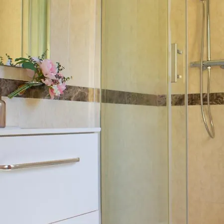 Apartment Imperial - Chalet Independiente En