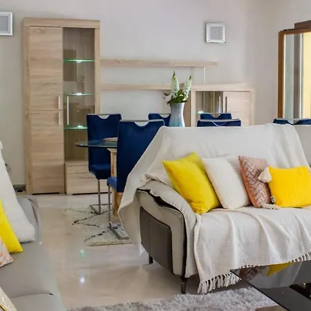 Imperial - Chalet Independiente En *