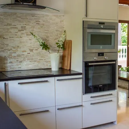 Imperial - Chalet Independiente En Apartamento *